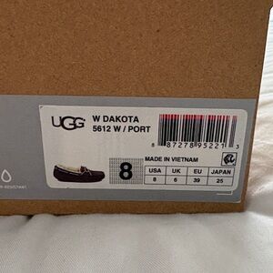 Authentic UGG Dakota Women’s NWT